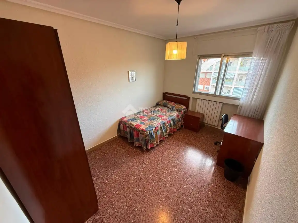 Habitación de Piso en venta en Zaragoza con Aire acondicionado, Calefacción y Balcón