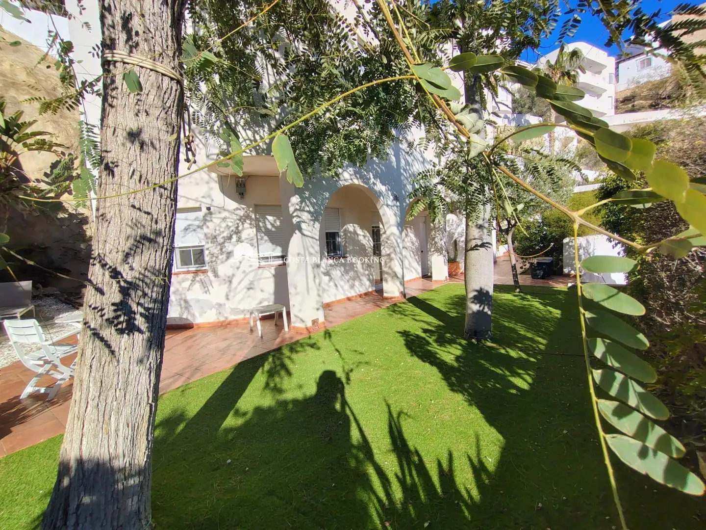 Vista exterior de Casa o xalet en venda en Villajoyosa / La Vila Joiosa amb Aire condicionat, Jardí privat i Piscina