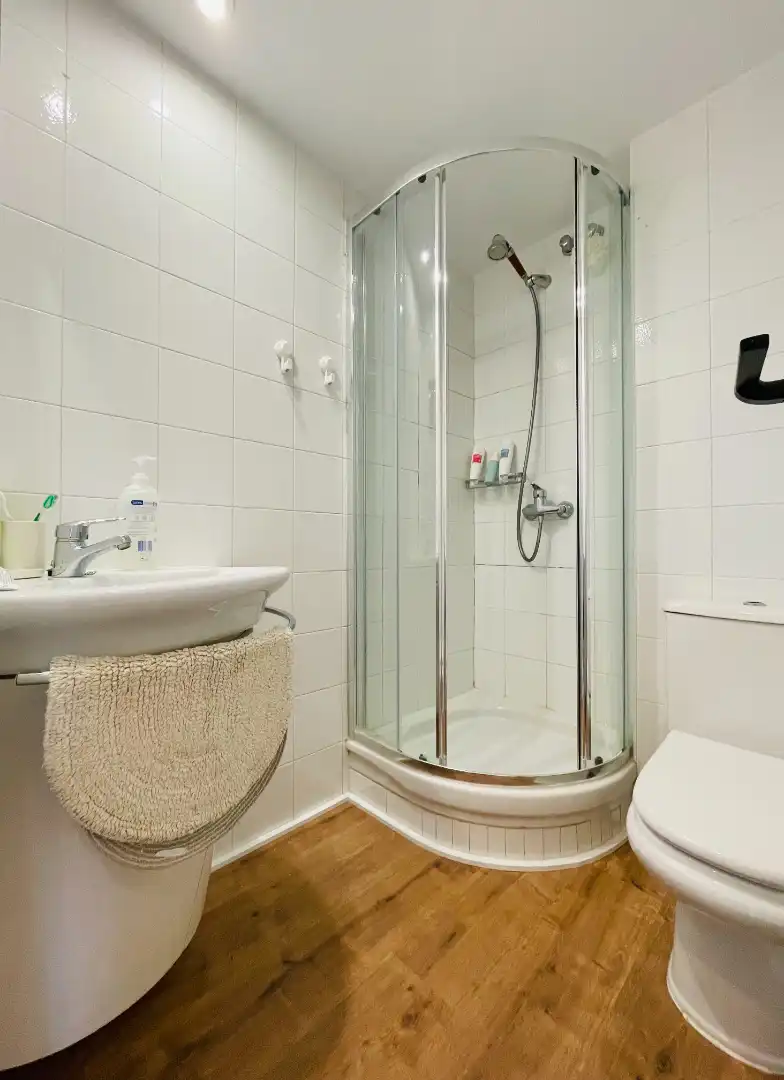 Baño de Piso de alquiler en Corbera de Llobregat con Calefacción, Parquet y Terraza