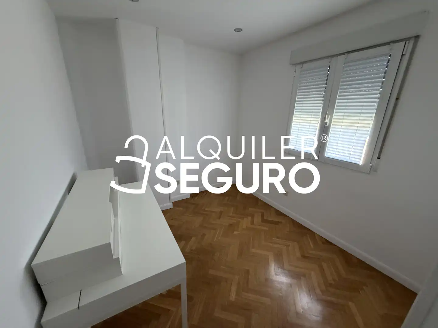 Bedroom of Flat for rent in Madrid  with Air Conditioner, Heating and Terrace