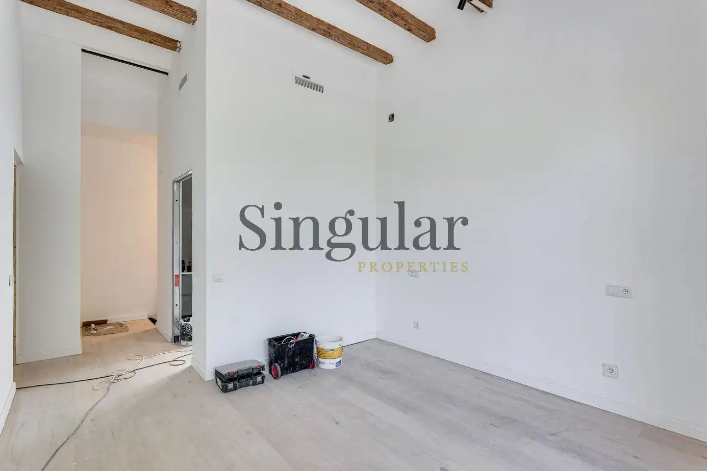 Habitación de Dúplex en venta en Barcelona con Aire acondicionado, Calefacción y Jardín privado