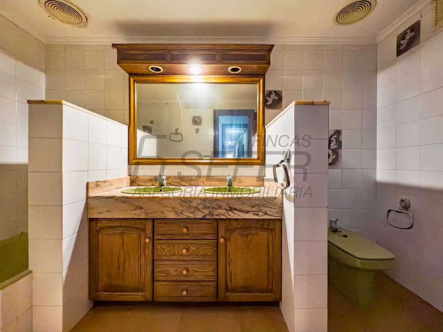 Baño de Piso en venta en Vila-real con TV y Balcón