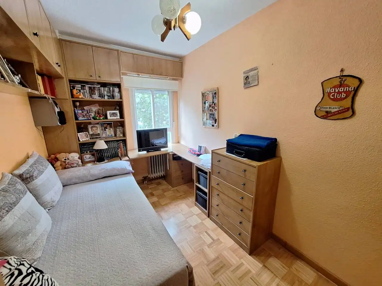 Bedroom of Flat for sale in Fuenlabrada  with Air Conditioner, Heating and Parquet flooring