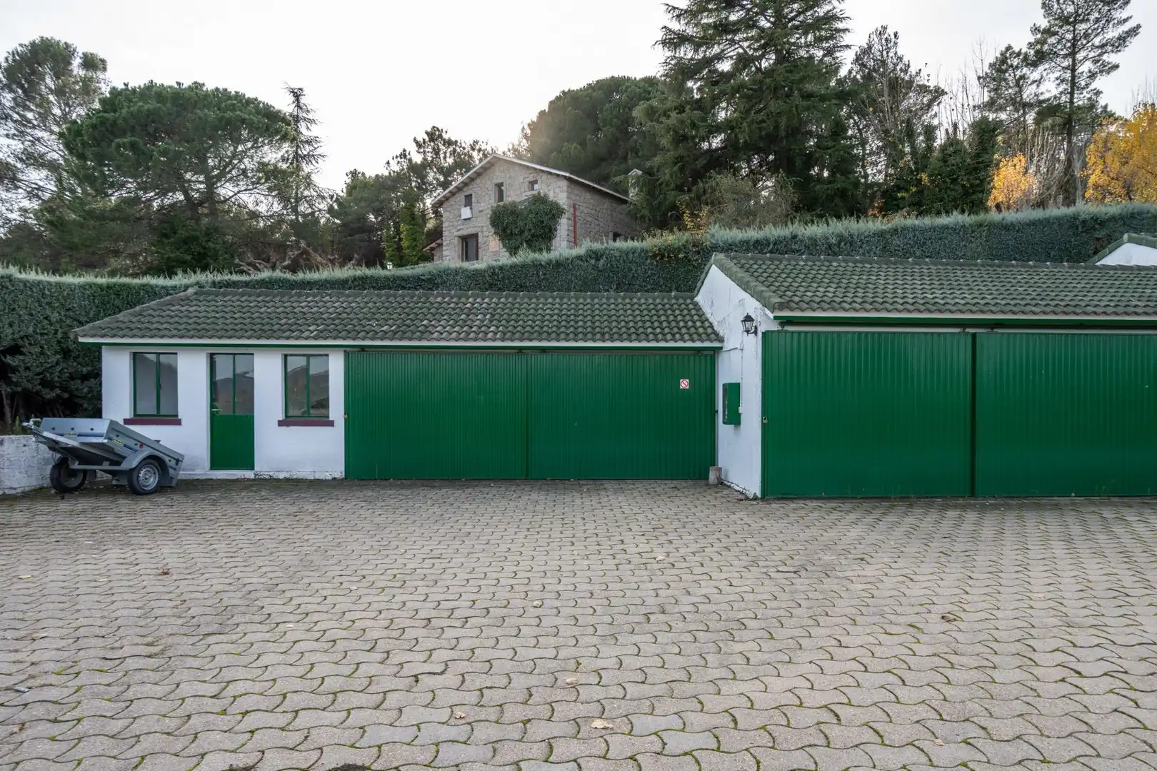 Vista exterior de Finca rústica en venda en Guadarrama amb Aire condicionat, Calefacció i Jardí privat