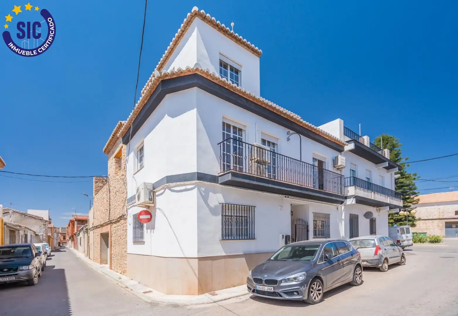 Vista exterior de Casa adosada en venda en Casinos amb Aire condicionat, Terrassa i Moblat