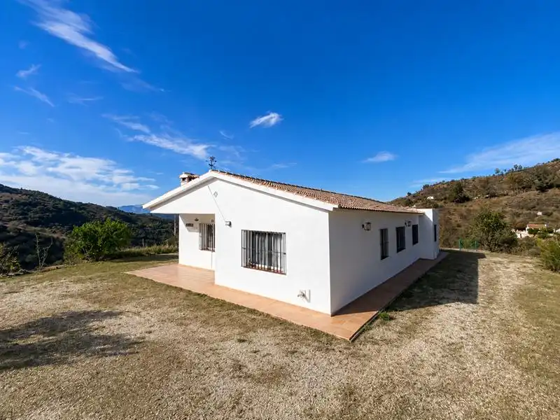 Außenansicht von Country house zum Verkauf in Málaga mit Klimaanlage, Heizung und Privatgarten