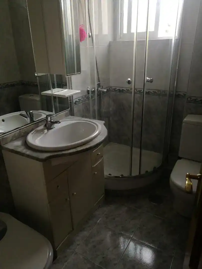 Badezimmer von Wohnung zur untervermieten in Moratalaz