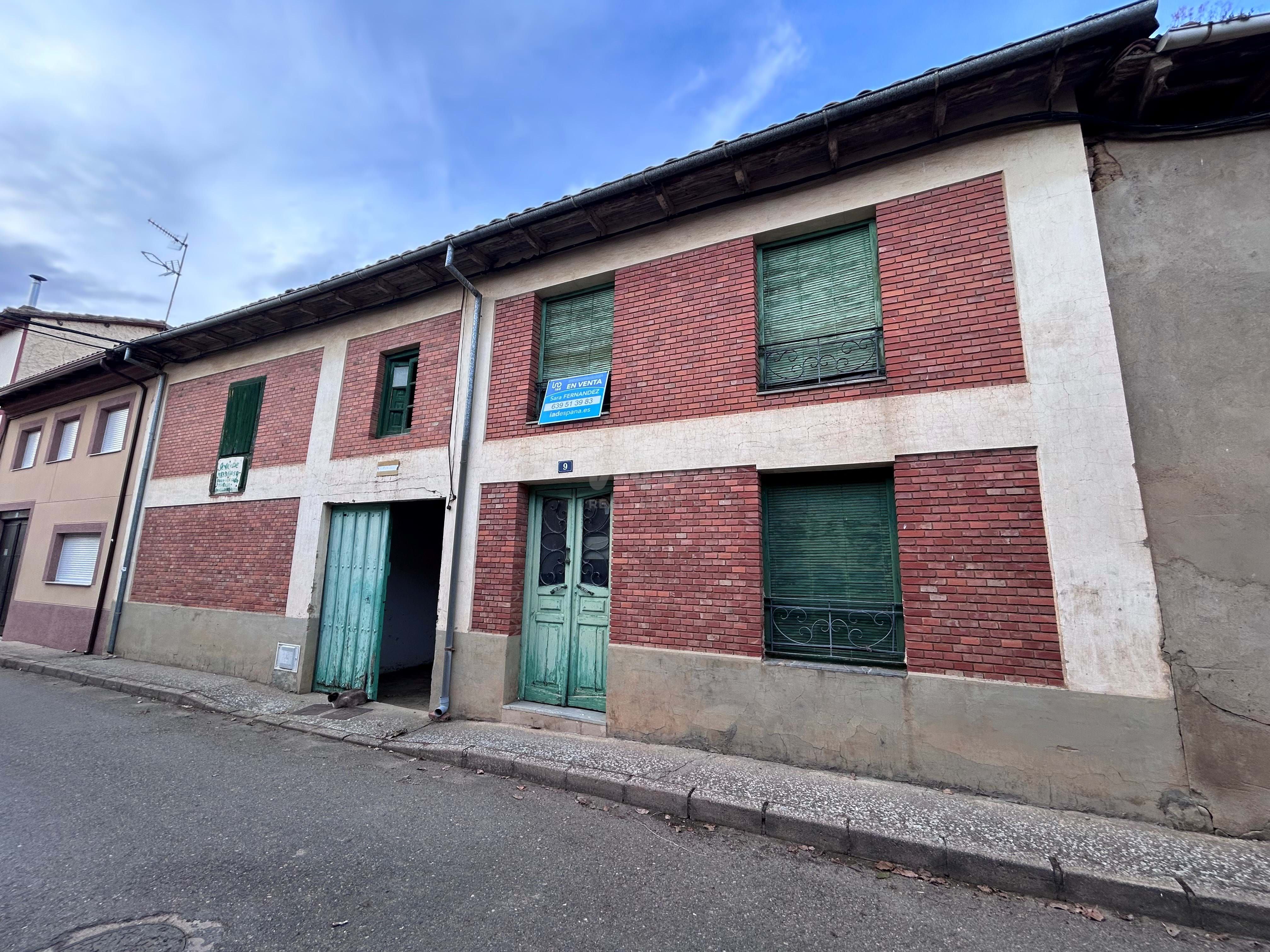 Exterior view of Building for sale in Villaturiel