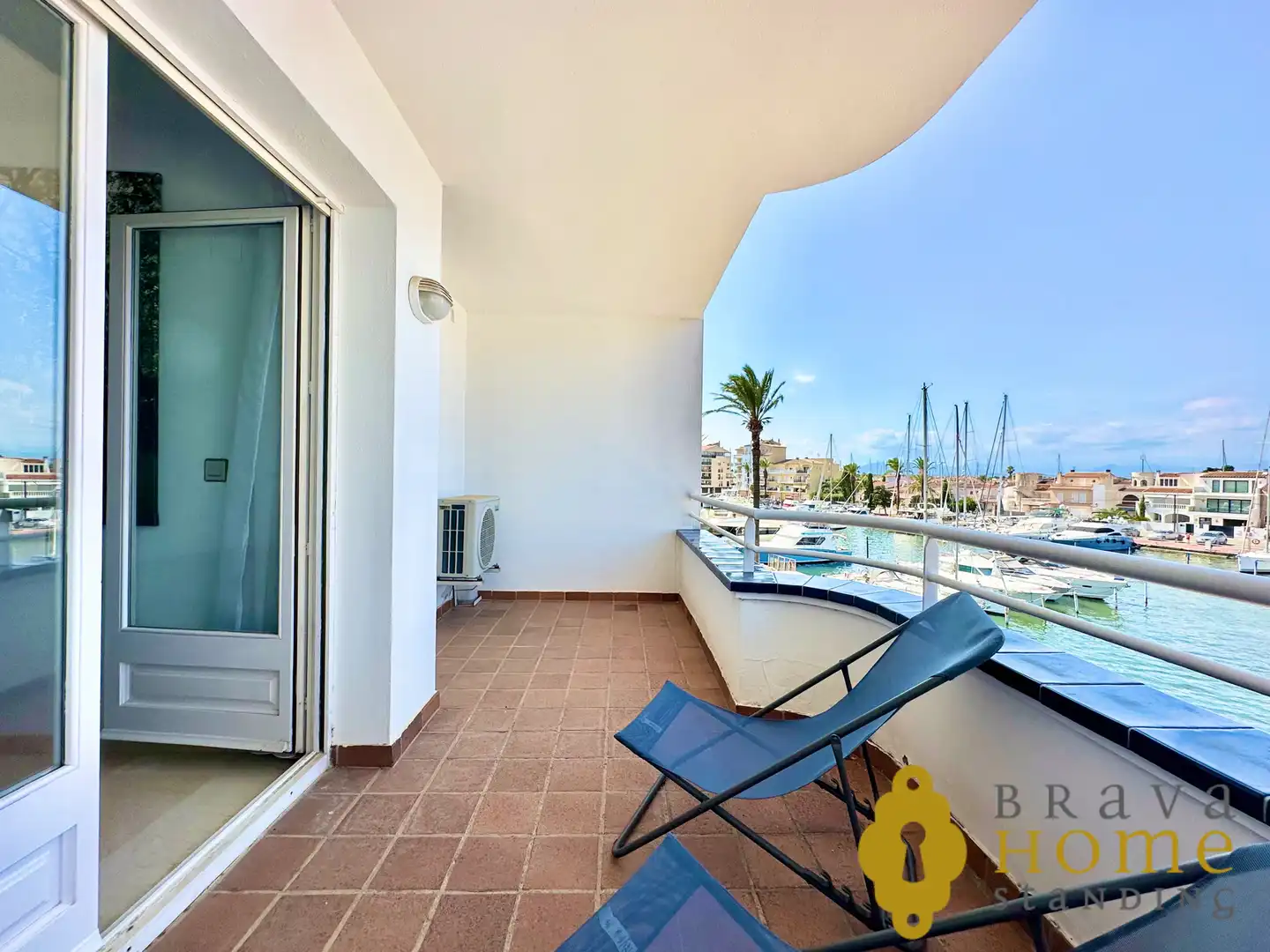 Terrasse von Dachboden zum Verkauf in Empuriabrava mit Klimaanlage, Terrasse und Möbliert