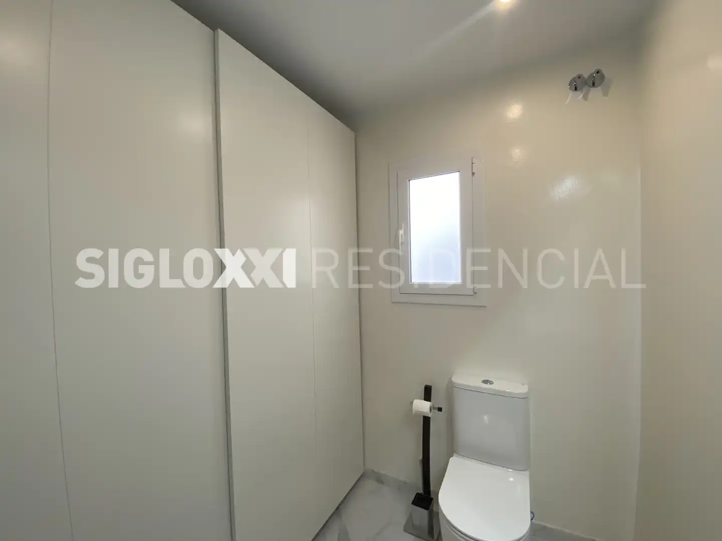 Badezimmer von Maisonette zum Verkauf in Barcelona mit Klimaanlage, Heizung und Möbliert