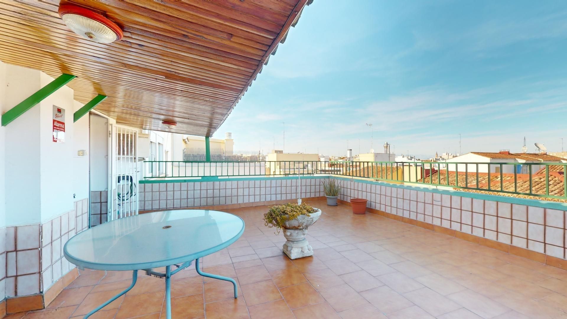 Terraza de Ático en venta en  Zaragoza Capital con Calefacción, Terraza y Trastero