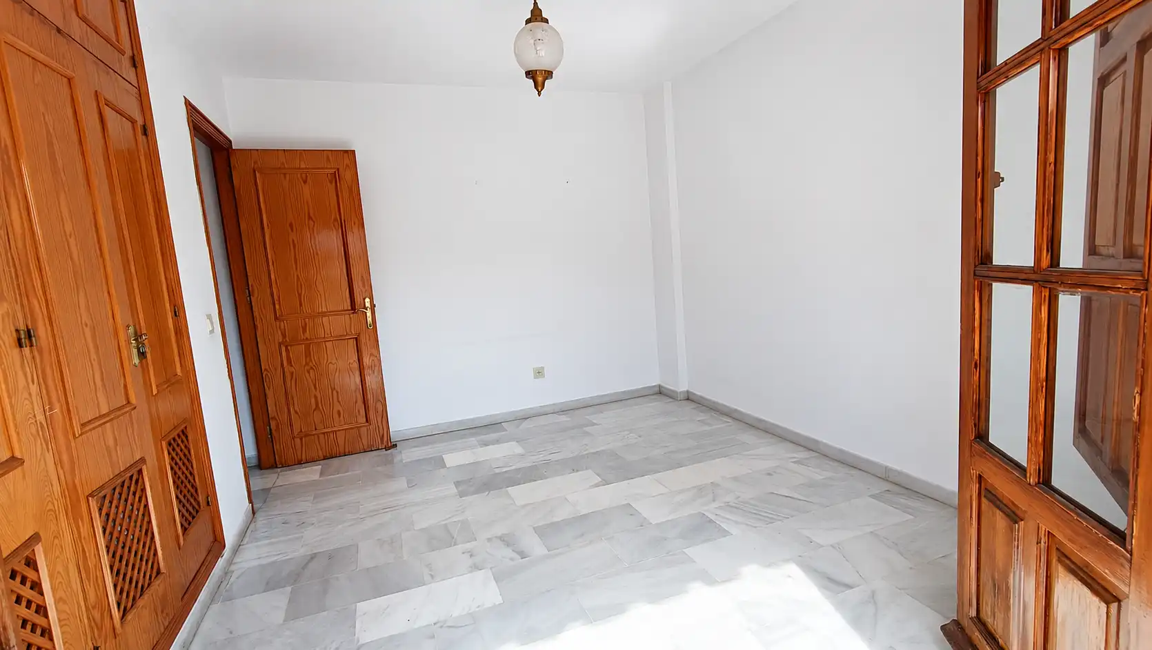 Maison mitoyenne avec terrasse à vendre à Estepona Pueblo, imagen 19