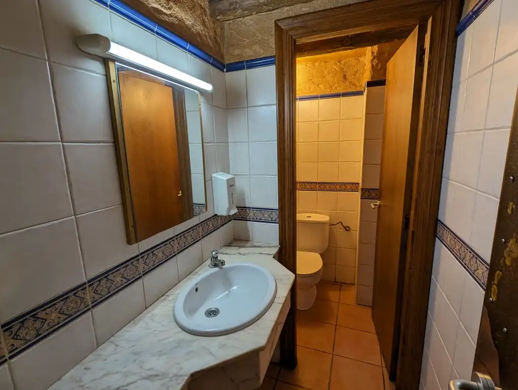 Bathroom of Houses for sale in Cretas  with Terrace, Storage room and Balcony
