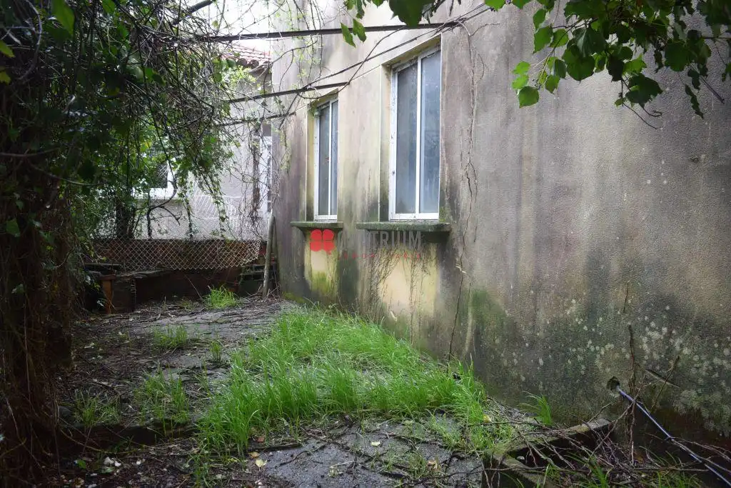 Vista exterior de Edificio en venta en A Estrada 