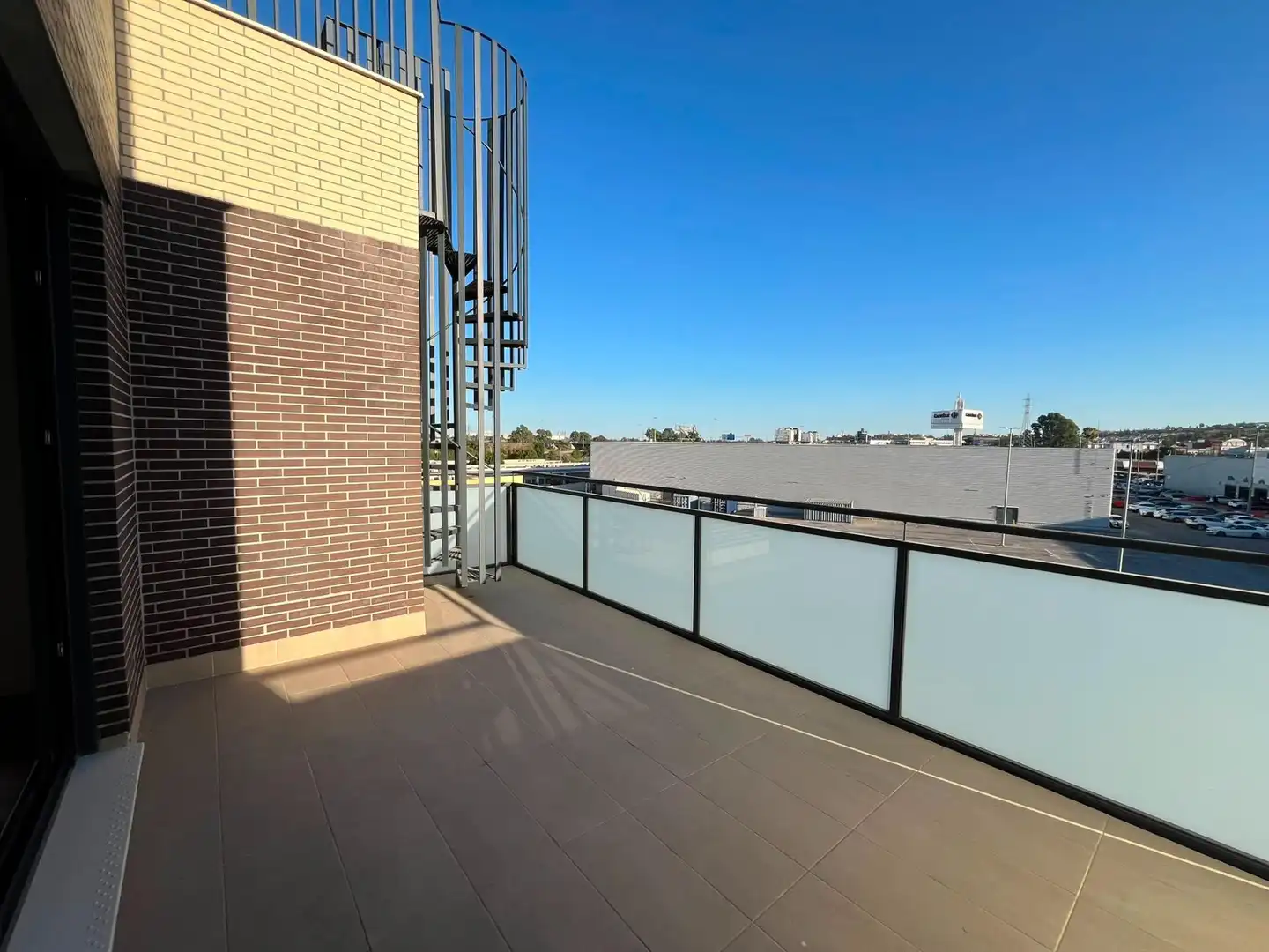 Terrasse von Dachboden zur Miete in Camas mit Klimaanlage, Heizung und Privatgarten