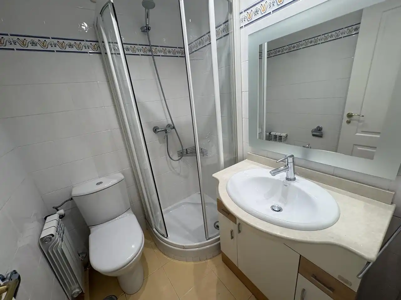 Baño de Piso de alquiler en Madrid con Aire acondicionado, Calefacción y Terraza