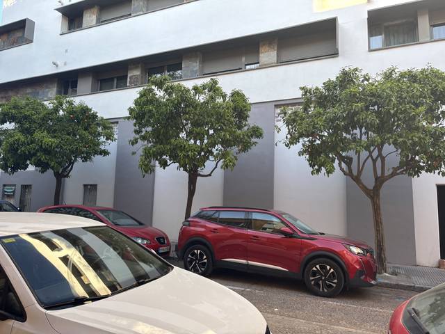 Local comercial en Alquiler en Calle Gallardete, 1 en Tres Ventanas