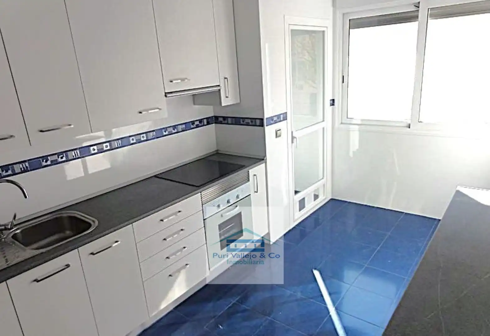 Kitchen of Flat for rent in Córdoba  with Air Conditioner, Terrace and Storage room