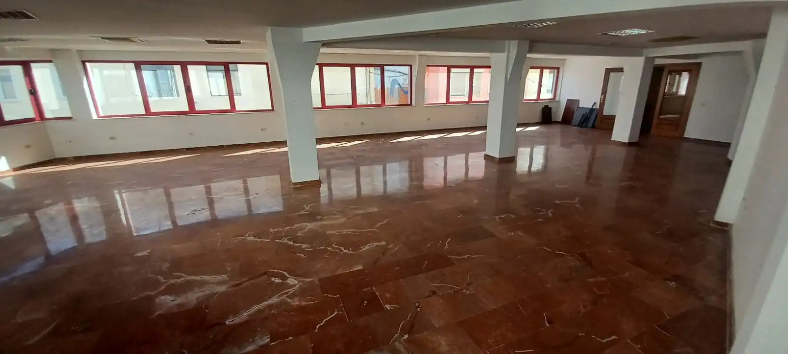 Bureau avec ascenseur à vendre à Avenida de la Constitución 45