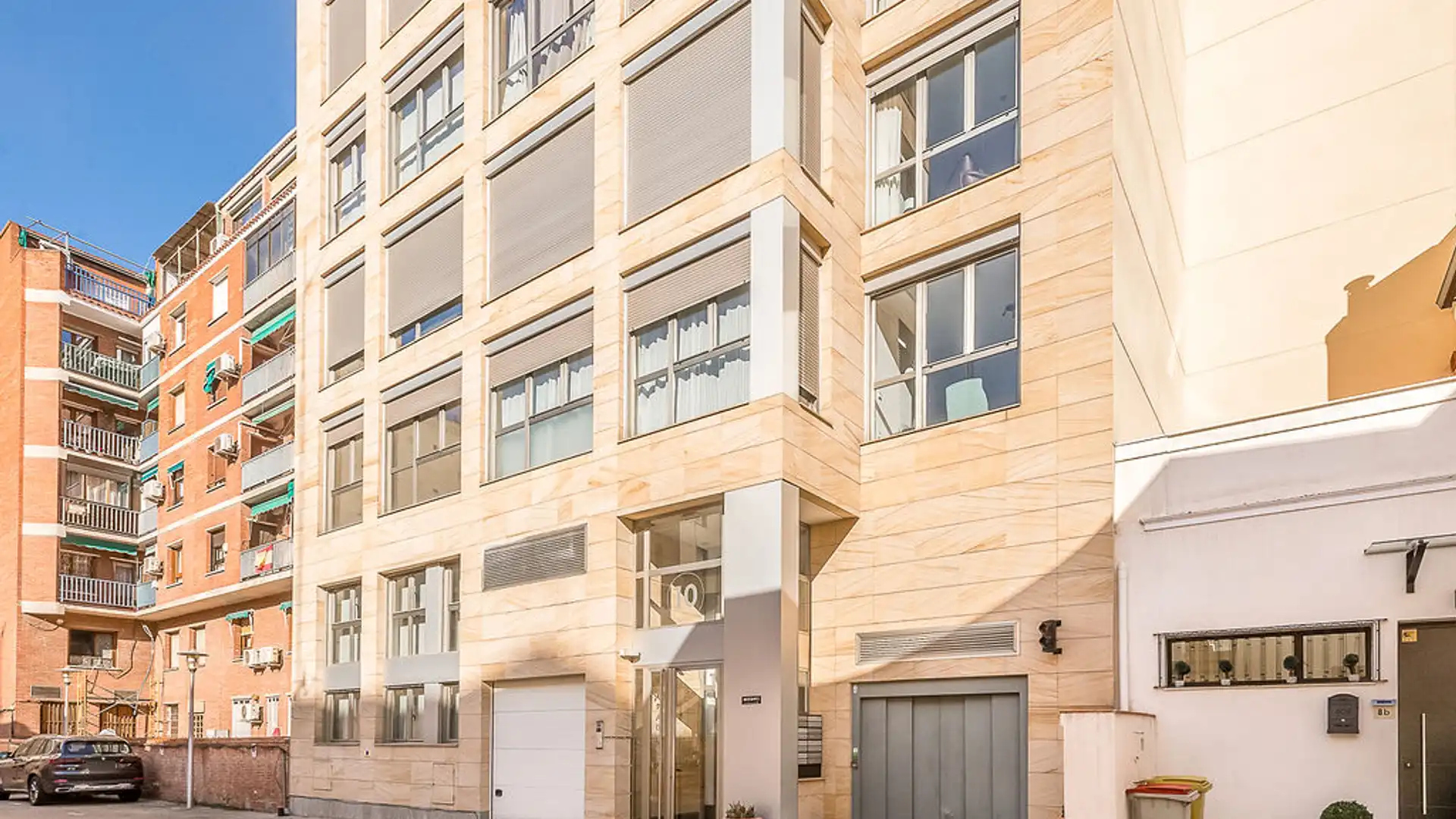 Exterior view of Garage for sale in  Madrid Capital