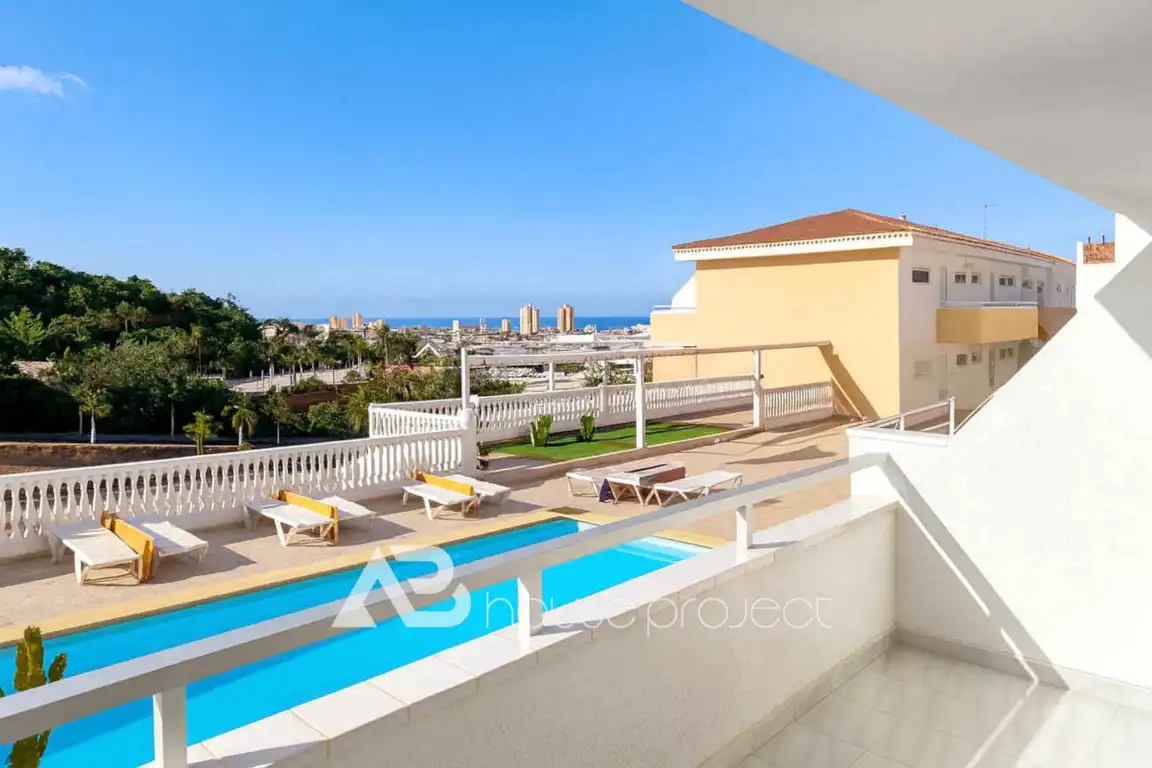Estudi amb piscina en venda a Costa Adeje, imagen 2