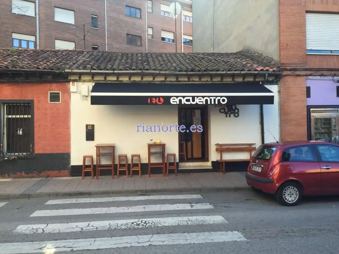 Local comercial en venta en Avenida de la Reguera 10, imagen 2