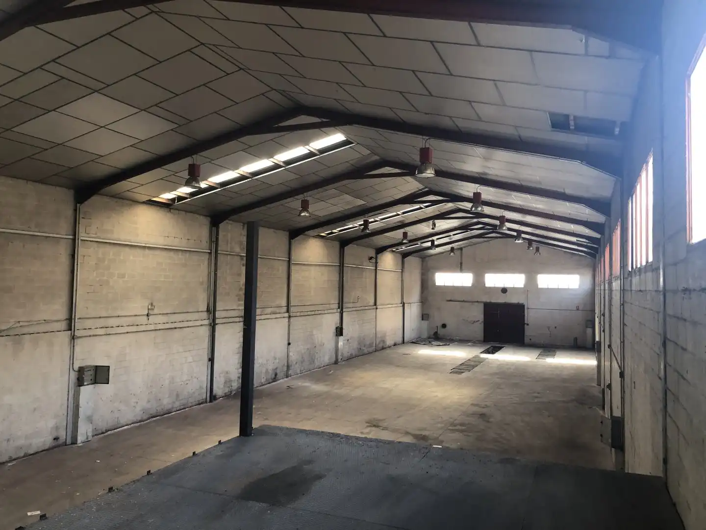 Fabrikhallen zur Miete in Segovia