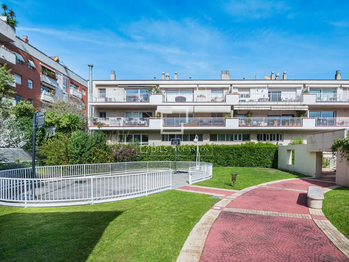 Exterior view of Flat for sale in Sant Cugat del Vallès  with Air Conditioner, Heating and Terrace