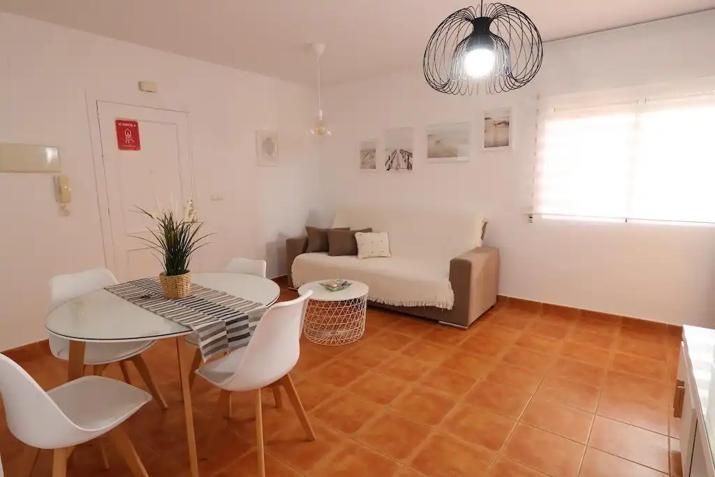 Apartamento con piscina en alquiler en Calle Teodoro llorente, imagen 5