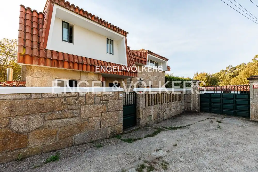 Exterior view of Houses for sale in Vigo   with Heating, Private garden and Terrace