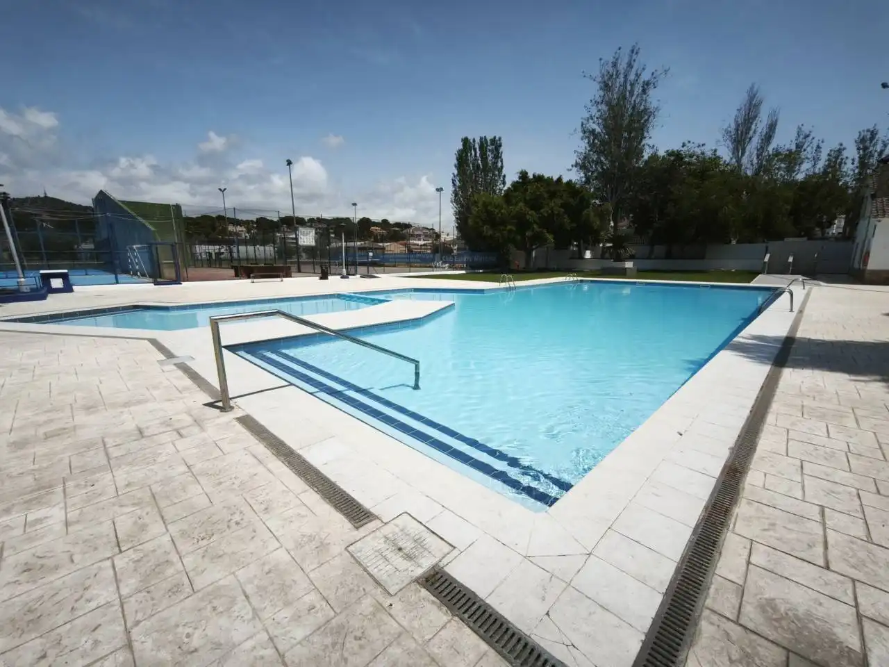 Piscina de Piso en venta en Calafell con Aire acondicionado, Terraza y Alarma