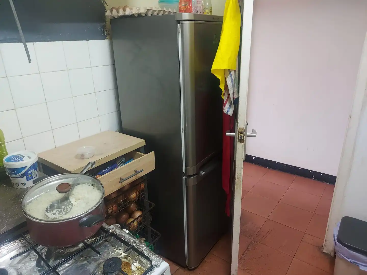 Küche von Wohnung zum Verkauf in Salt mit Balkon