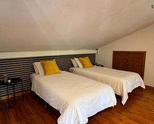 Bedroom of House or chalet to share in Cerdanyola del Vallès  with Heating, Furnished and Oven