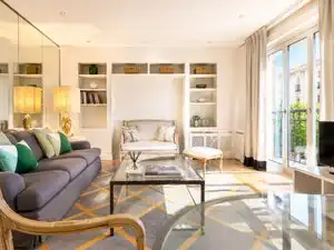 Living room of Flat for rent in Madrid  with Air Conditioner, Heating and Furnished