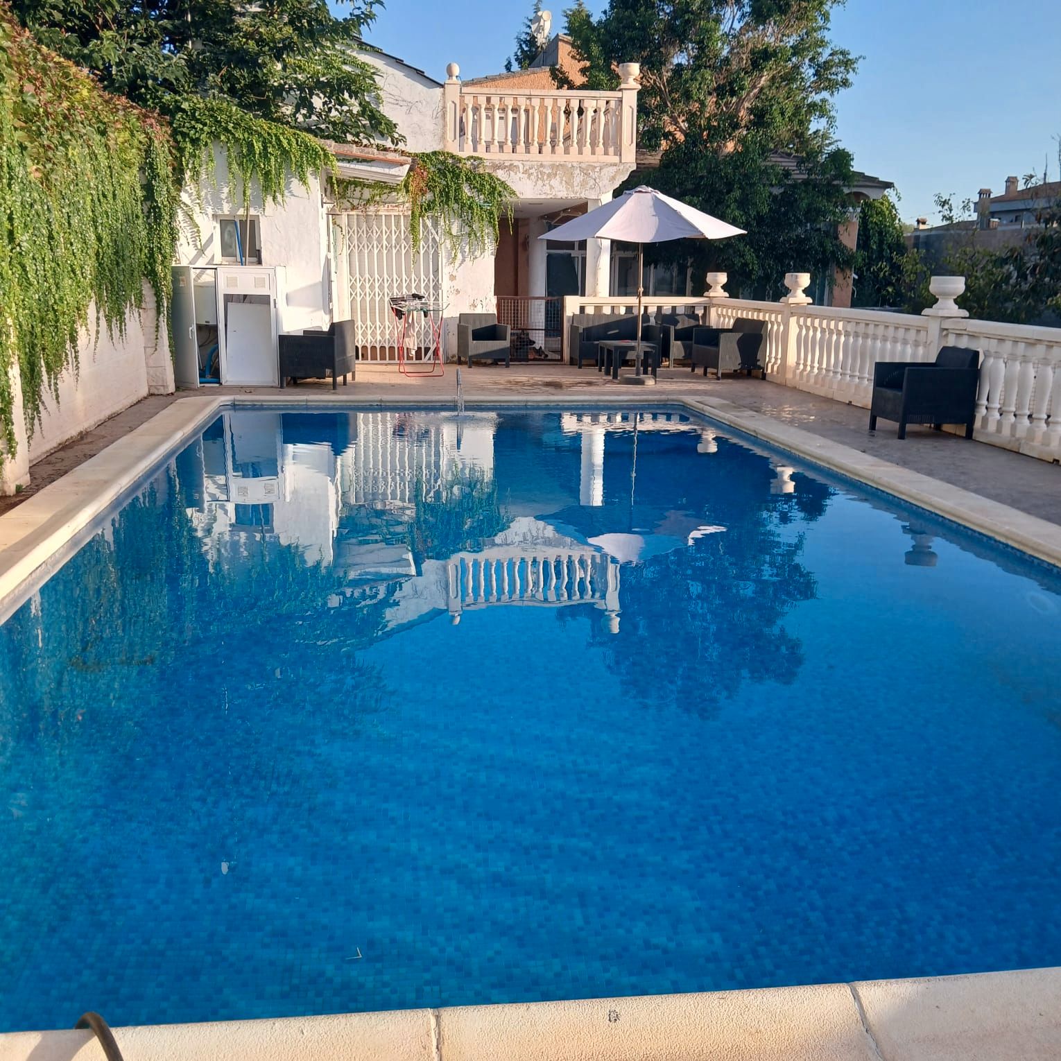 Swimming pool of House or chalet for sale in Manises  with Air Conditioner, Heating and Private garden