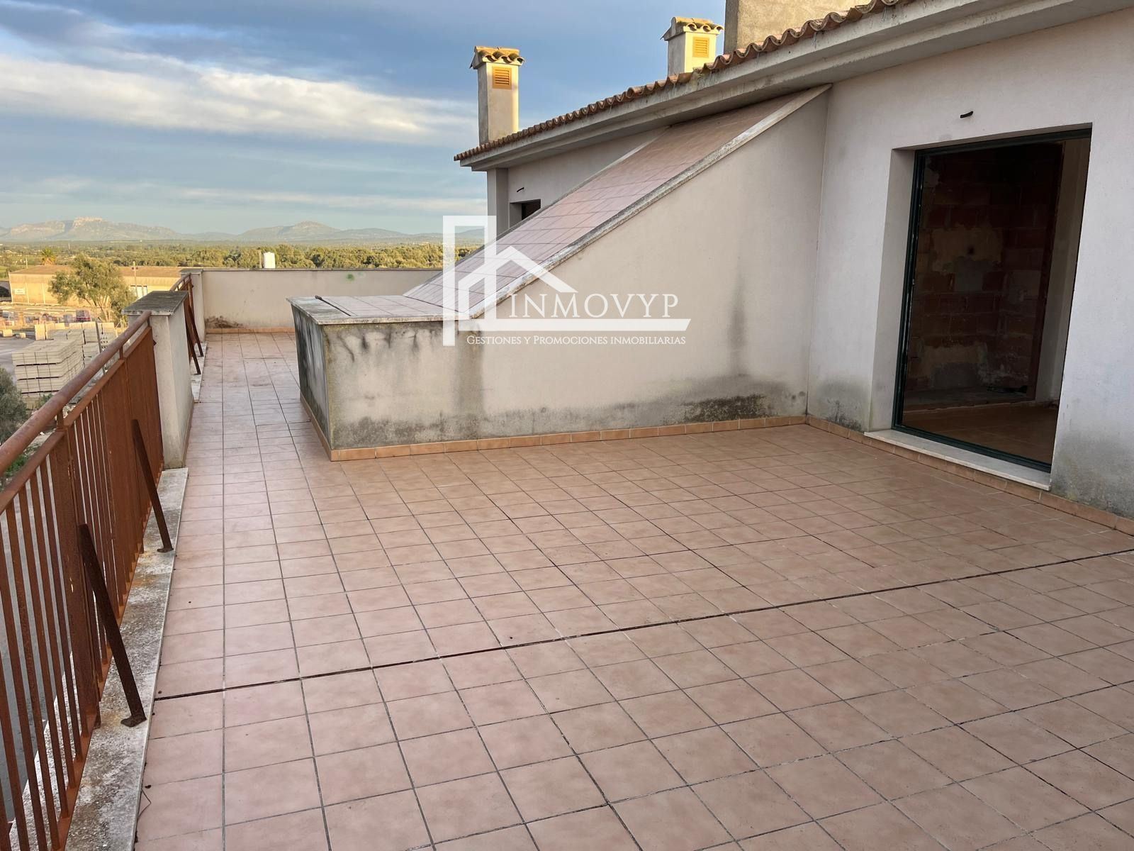 Terraza de Ático en venta en Maria de la Salut con Terraza y Trastero