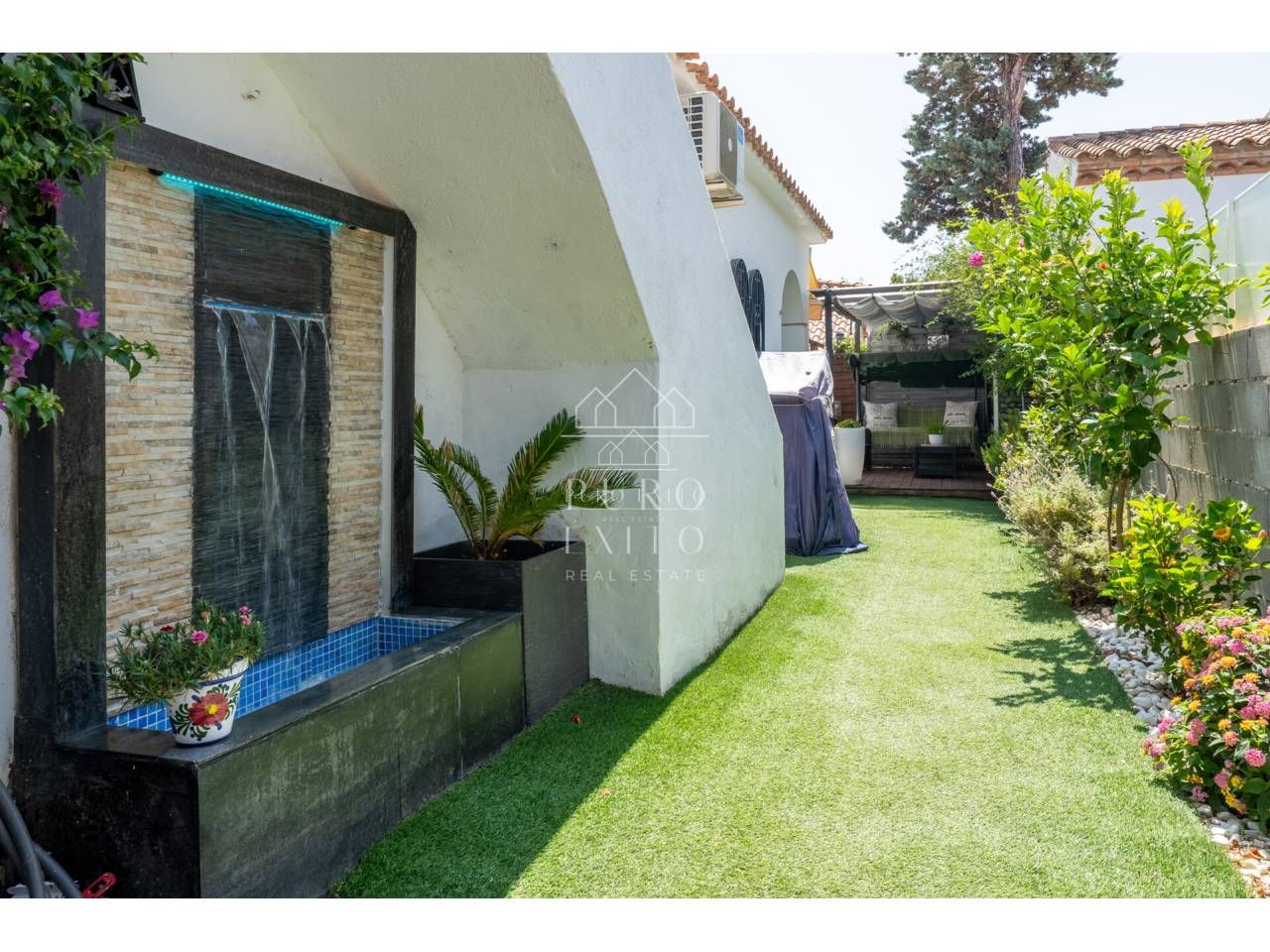 Jardí de Casa o xalet en venda en Mont-roig del Camp amb Aire condicionat, Jardí privat i Parquet