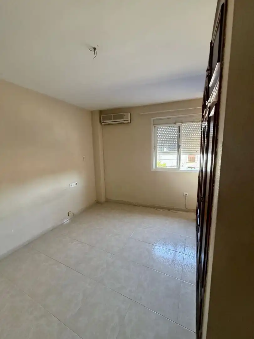 Bedroom of Flat for sale in Gines  with Air Conditioner, Heating and Terrace