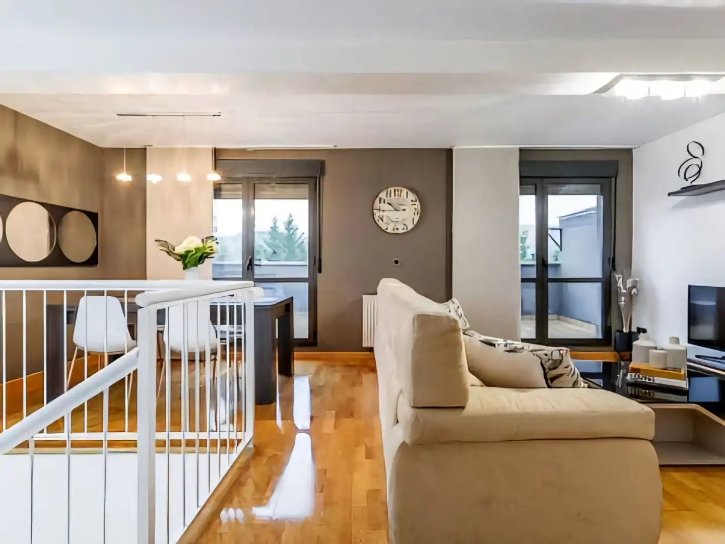 Sala d'estar de Dúplex en venda en Valle de Elorz / Elortzibar amb Calefacció, Terrassa i Traster
