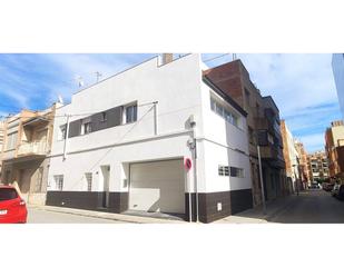 Vista exterior de Casa adosada en venda en Amposta amb Aire condicionat, Calefacció i Terrassa