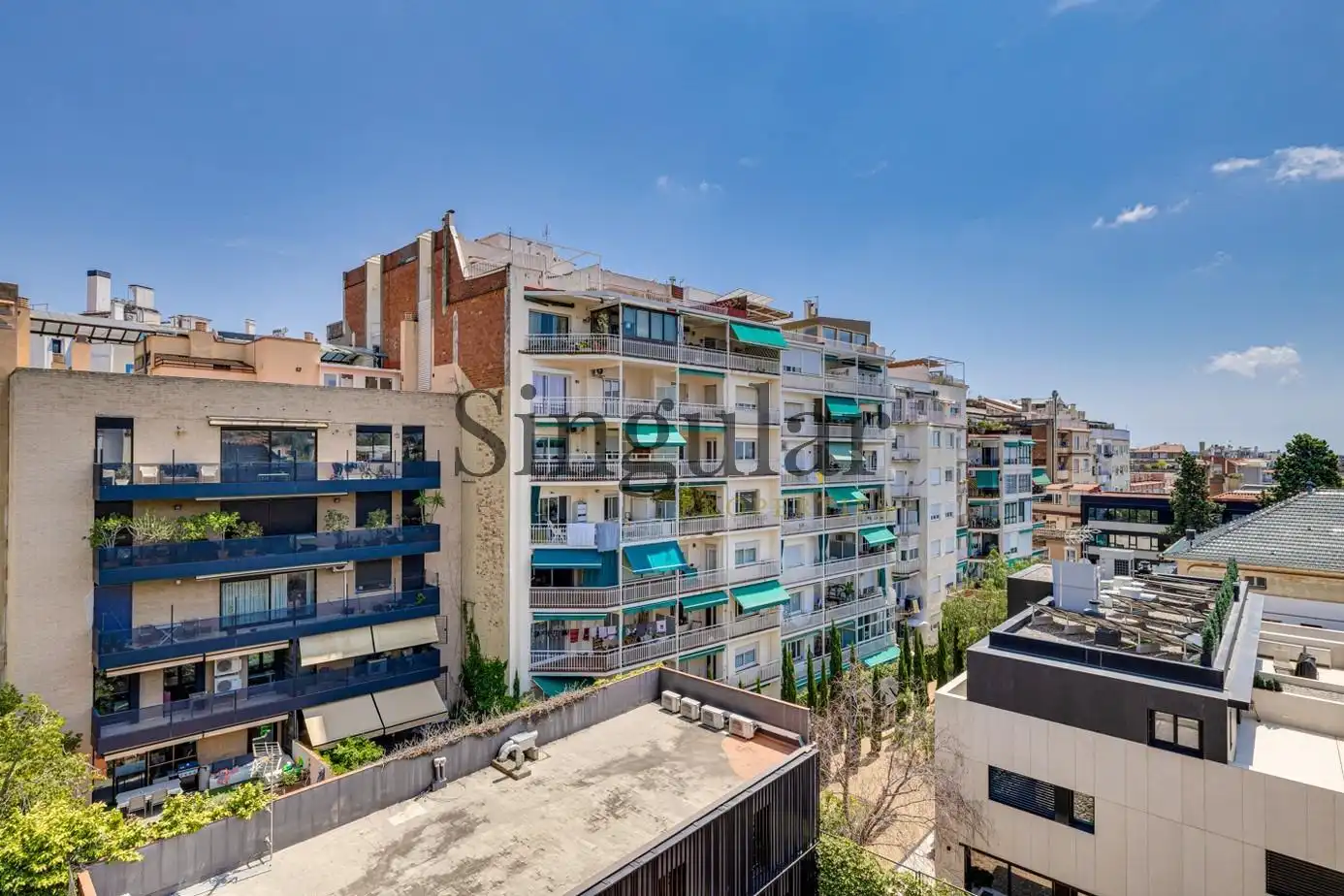 Vista exterior de Àtic en venda en Barcelona