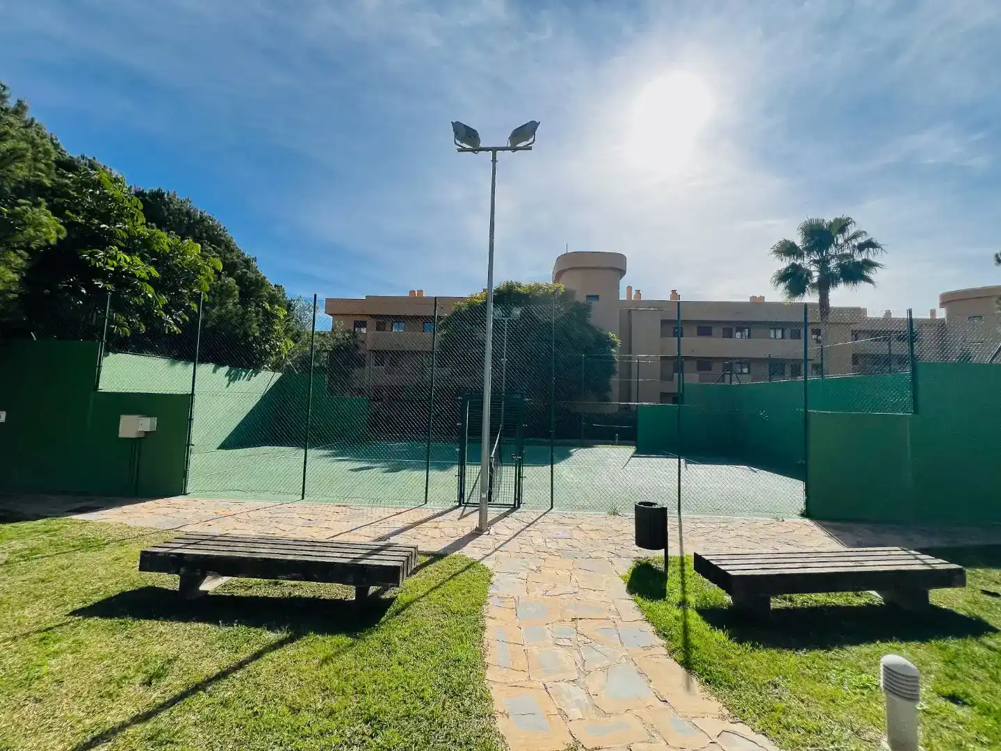 Parkplatz von Wohnung zur Miete in Mijas mit Klimaanlage, Privatgarten und Terrasse