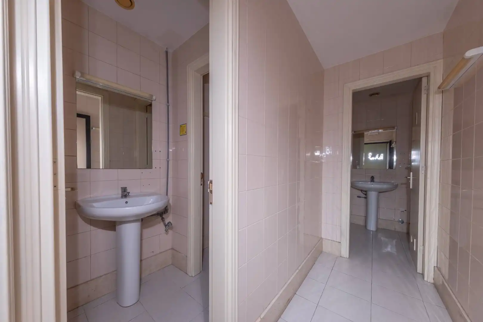 Badezimmer von Geschaftsraum zur Miete in Centro