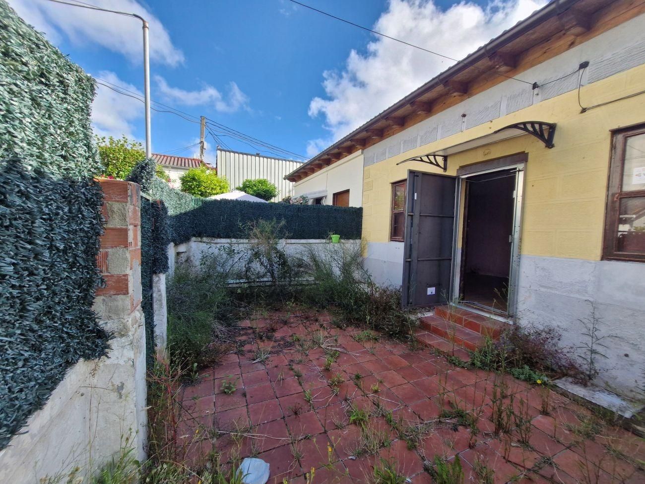 Vista exterior de Casa o xalet en venda en Santander amb Jardí privat, Terrassa i Traster
