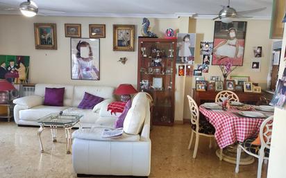 Living room of Flat for sale in Villaviciosa de Odón  with Air Conditioner, Heating and Balcony