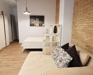 Study to rent in El Pilar