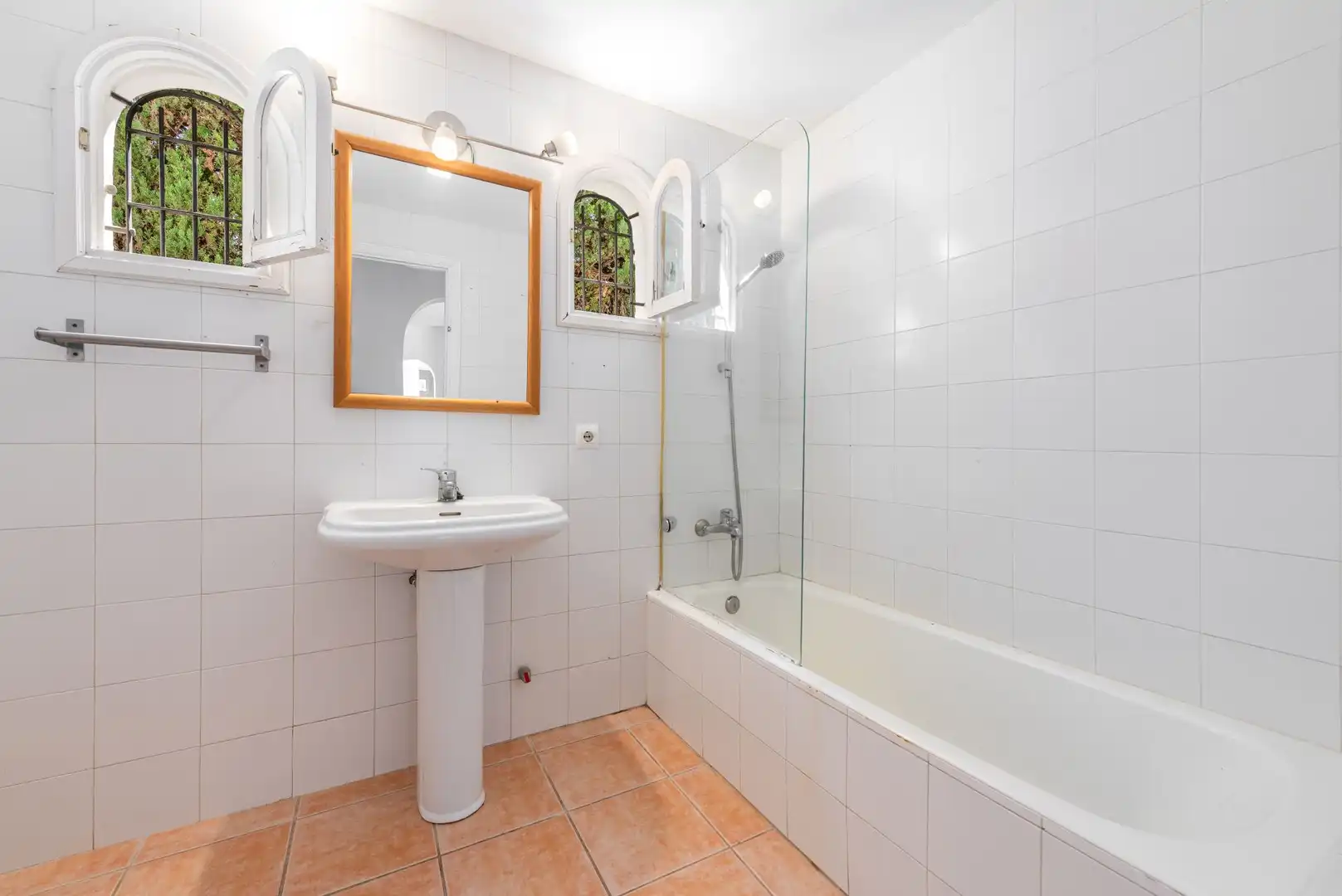 Bany de Casa o xalet en venda en Alcúdia amb Terrassa, Piscina i Alarma
