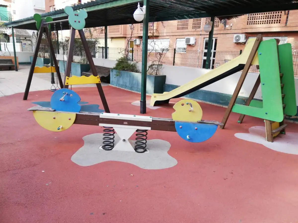 Aparcament de Apartament per a compartir en Valencia amb Aire condicionat, Moblat i Forn