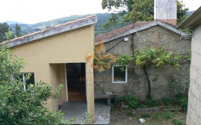 Vista exterior de Finca rústica en venda en As Neves   amb Jardí privat i Traster