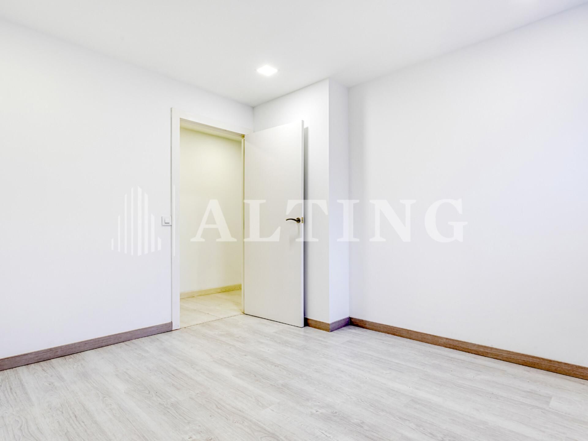 Dormitori de Local en venda en  Barcelona Capital amb Aire condicionat